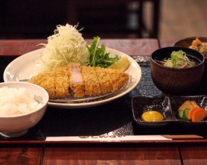 ロースカツ定食