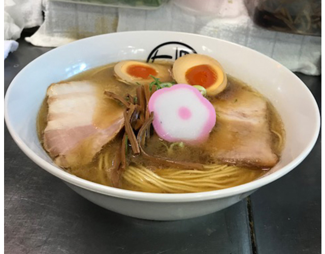 「和歌山ラーメン」深みのある旨みを感じられるシンプルなスープと、和歌山のしょうゆ、麺を使っています