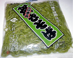 上質な抹茶を使用した目にも鮮やかな緑のむし麺「富士山茶きそば」