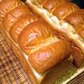 「Hanaオリジナル食パン」砂糖は使用しないで、ハチミツとミルクで味付けした自信作