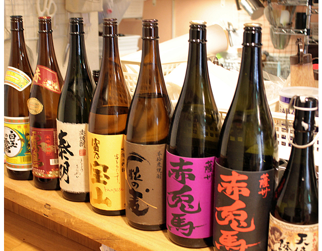 日本酒、ワインなども楽しめるが、焼酎が充実