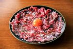 霜降り和牛のトリュフユッケ