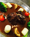 牛ほほ肉の赤ワイン煮込み