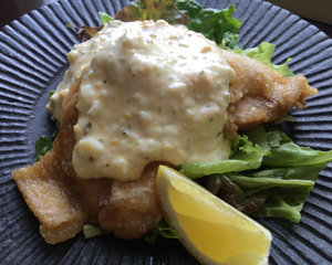 人気の定食「タルタルチキン南蛮」1134円