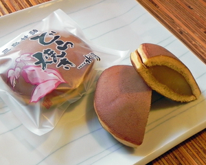 水月の名物「三島甘藷どらやき」