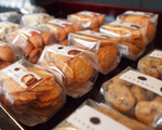 お茶によく合う豆菓子は、季節限定品もあり、毎回楽しめます