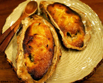 名物「カキの土手焼き」1コ380円（税別）