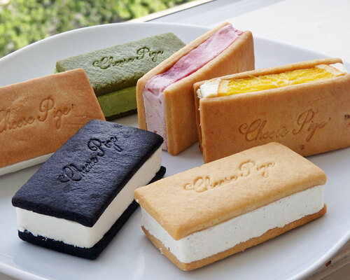 「クッキーチーズサンド」クリームチーズをたっぷりサンド