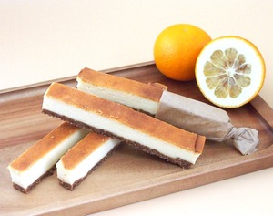 熱海産の橙を使用した酸味の効いた「ATAMI橙チーズケーキ」