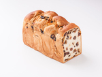 ぶどう食パン／レーズンとパン生地が1対1の割合という贅沢さ
