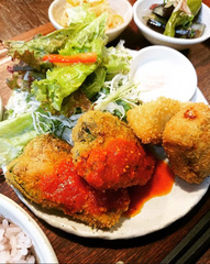 ａ・ｅ・ｒランチ メニュー例（フライの盛り合わせ）