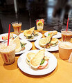 商品はお持ち帰りできます（アルコール類を除く）