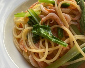 桜海老と小松菜とミネラルトマトのスパゲッティ