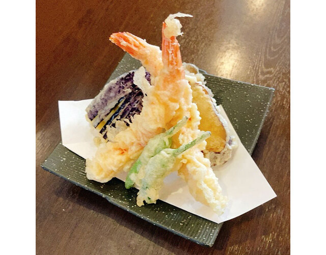 1番人気の天ぷら盛合せ「海老天盛」