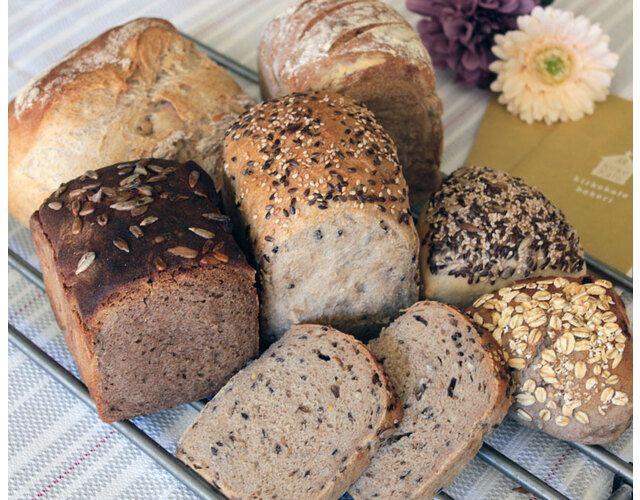 亜麻仁のパン、ルンドストゥッケル、ひまわりの種パンなど