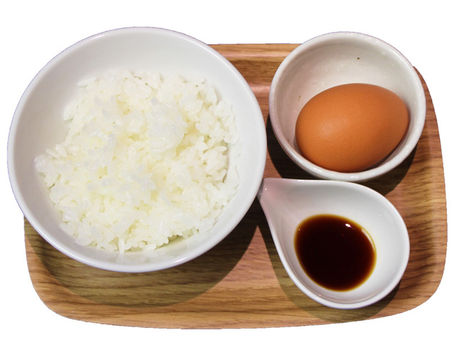 太陽卵の卵かけご飯 日本一醤油