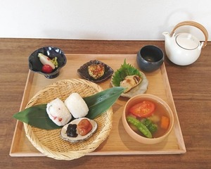 おにぎり定食（ぬまづ茶付き）