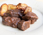 牛ホホ肉の赤ワイン煮込み