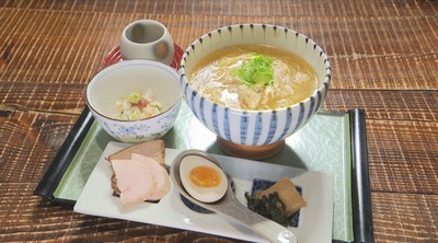 「和」が生きる癒やしのラーメン！八っすんば／藤枝