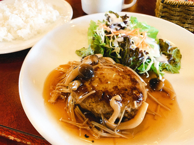 昭和55年創業！食事も美味しい、地元で愛されるレトロ喫茶店「珈琲 蘭豆」／富士