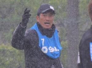 藤枝MYFCの須藤大輔監督が誕生日の誓い　「超攻撃的エンタメサッカーを全国にとどろかせる！」