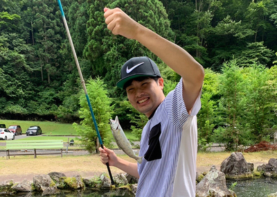 “オクシズ”静岡市梅ヶ島にある「魚魚の里」でアマゴ釣り体験！