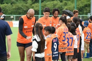 清水エスパルスの鈴木唯人が海外再挑戦！「YUITO　これからも共に」サポーターがエール