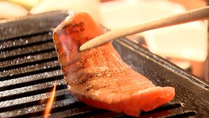 新鮮な伊豆の魚を「炙り焼き」でプロが推薦! 新たな“食べ方”　熱海にオープンした新スタイルの海鮮専門店【しずおか産】