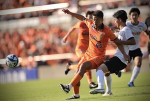 【フォト】清水エスパルス、中山先制ゴールも熊本に3発浴びて逆転負け　アイスタは悲鳴と沈黙　〈J2第40節〉