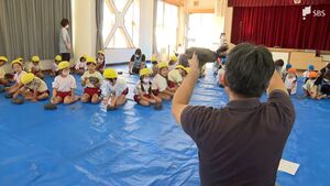 粘土をこねて感性豊かに　幼稚園児対象に“アート授業”=静岡・富士市