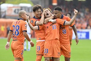 清水J1復帰へ王手！サンタナ、カルリ、乾そろい踏み弾で大宮に4‐0【J1第41節速報】