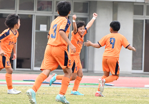 【フォト】サッカー“しんきんカップ”好ゲーム続出！清水エスパルスU-10清水が4年ぶり頂点で喜び爆発！