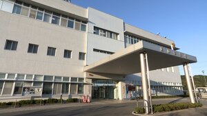 通行人の目撃がきっかけ…70代の女性を車ではね骨折させて逃げたか　50代の男を逮捕＝静岡県警