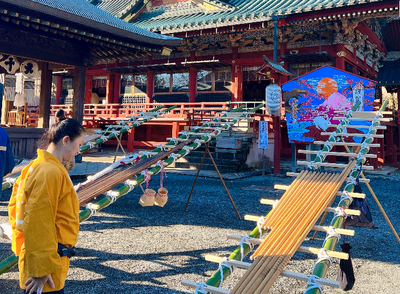 一年に一度、静岡おまちで見られる伝統のはしご乗り、Roniも披露！