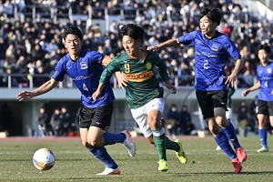 【フォト】静岡学園シュート19本放つもPK戦で広島国際学院に敗れる。Jクラブ入りの神田奏真、高田優は天を仰ぎ…＜全国高校サッカー選手権2回戦＞