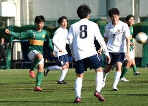 静岡学園の1年生ボランチ山県優翔が躍動！「チームで絶対的な選手になりたい」静岡県高校新人サッカー