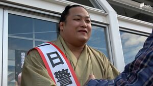 「きょうは自分がすぐに捕まえちゃう」翠富士関が一日警察署長に　詐欺被害防止など呼びかけ＝静岡・焼津市