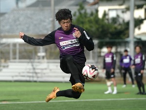 藤枝MYFCのFW矢村健、スーパーゴールでチームに活！ 開幕戦ドローに「危機感必要」