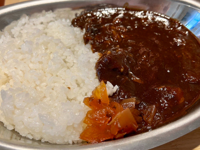 【あまなう】これぞ大人のランチ！牛すじと赤ワインをじっくり煮込んだカレー／静岡市