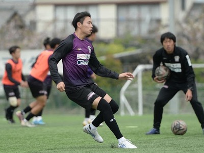 藤枝MYFCのスピードスター前田翔茉（清水桜が丘高ー常葉大出身）が練習合流！降格圏に沈むチームの起爆剤になれるか