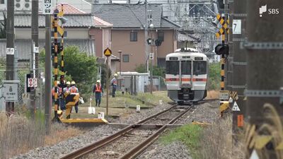 JR御殿場線の踏切で電車と人が衝突　上下線ともに一時運転見合わせ＝静岡県