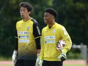 藤枝MYFCのGK北村海チディが自慢のアフロヘアをバッサリ！ 次節秋田戦へ気分を一新！