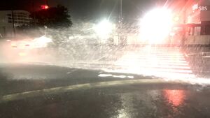 「道路が川のように」静岡県内で猛烈な雨　JRや高速道路は運転見合わせや通行止め　床下浸水も