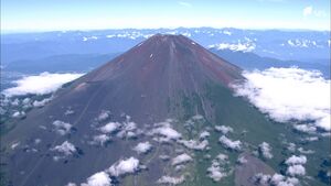「下山中に転倒して右足を負傷した」富士登山ツアーに参加の台湾籍の60代女性を救助＝静岡県警