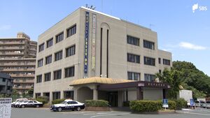 酔っぱらって大げんか　骨折や顔面のけが知人同士の男2人を傷害の疑いで逮捕　自ら通報容疑を一部否認=浜松
