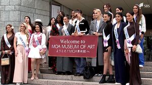 ミス・インターナショナル世界大会出場の各国代表 蒔絵の伝統技法など体験＝静岡・MOA美術館