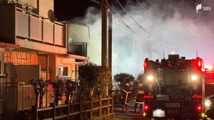 「1階のベランダから火が見える、煙も大量に出ています」市営住宅で火事 けが人なし＝静岡・三島市