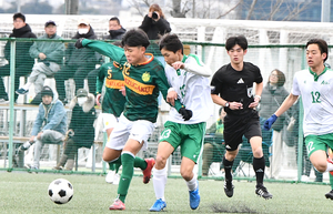 静岡学園が怒涛のゴールラッシュで新居に完勝。FW上田悠世は5発で2戦連続ハット達成＜サッカー静岡県高校新人大会2回戦＞