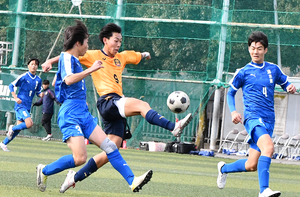 藤枝明誠が勝負強さ発揮して3ゴール。清水東は好機つくるも1点が遠く…＜サッカー静岡県高校新人戦3回戦＞