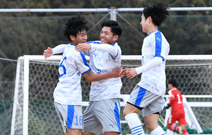 磐田東が数的不利の中、0−2から大逆転4強入り「本当にミラクル。よく最後まであきらめなかった」＜サッカー静岡県高校新人戦＞